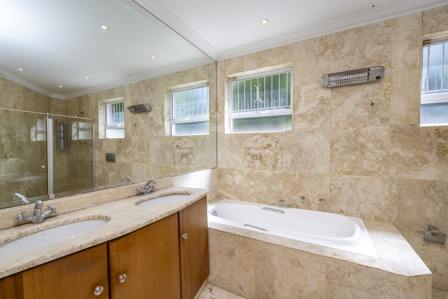 To Let 4 Bedroom Property for Rent in Kenilworth Upper Western Cape
